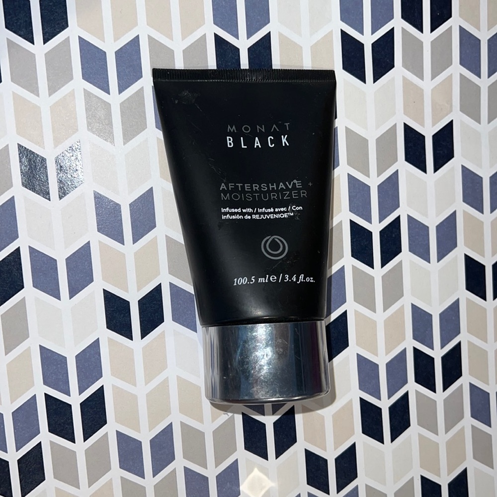 Monat Black Aftershave + Moisturizer